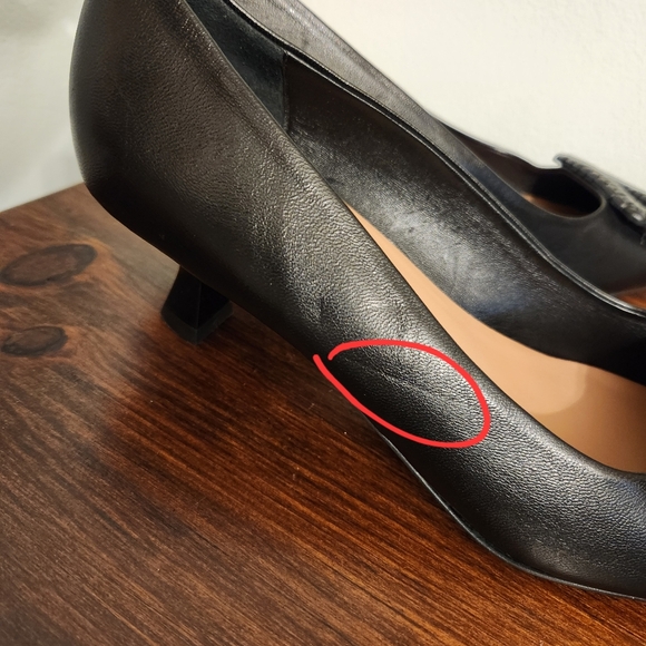 NWOB Aquatalia Aurelia Buckle Weatherproof Pointed Toe Pump Size 9.5 - Picture 9 of 9